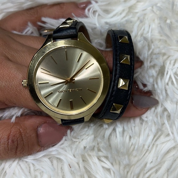 MICHAEL KORS RUNWAY LEATHER DOUBLE WRAP STUD WATCH - Picture 8 of 11